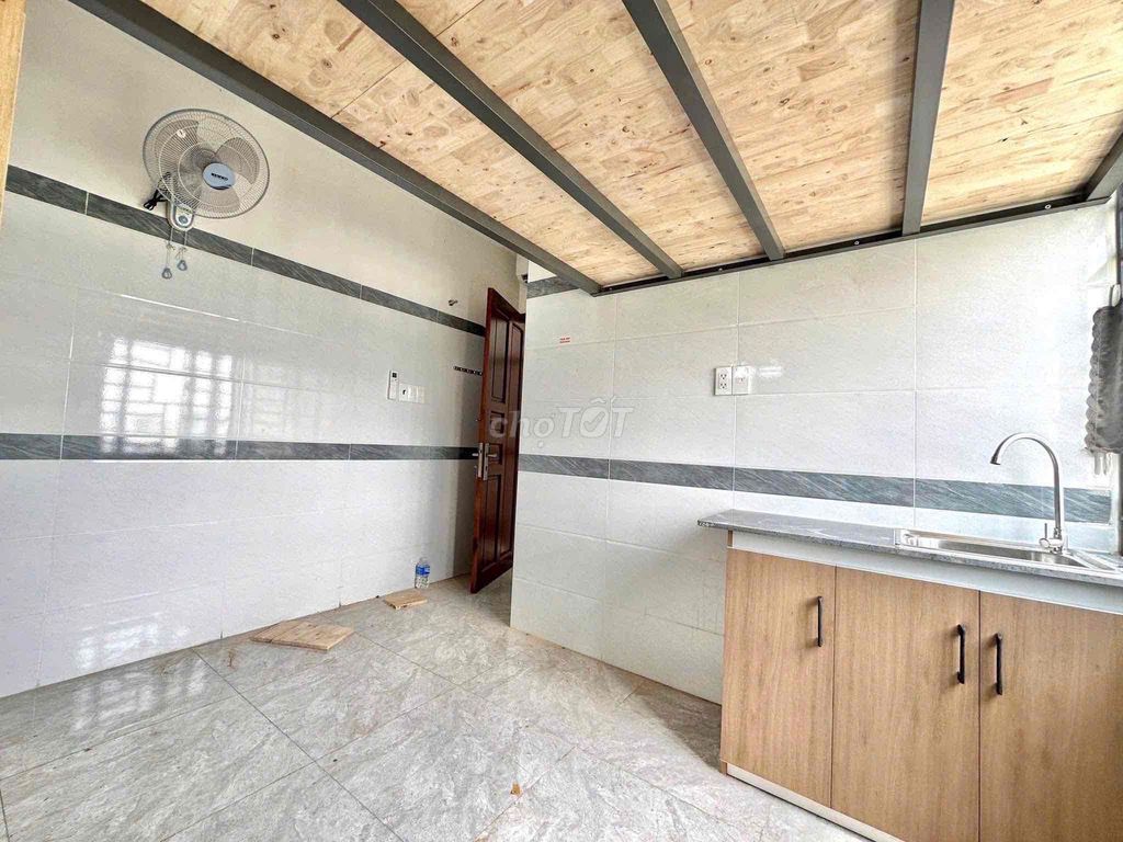 Новая комната с окнами, рядом с кольцевой Phu Lam и Открытым университетом