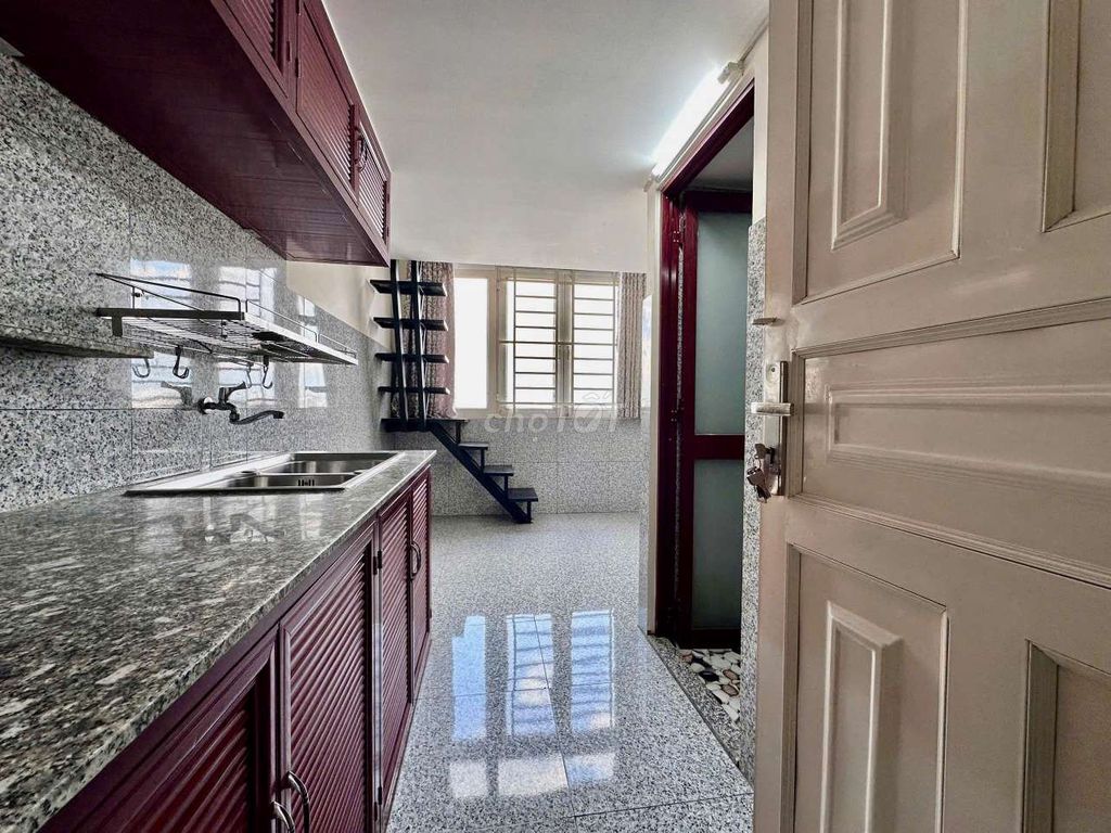 DUPLEX-Cửa sổ trời-Giảm 50% cho tân sinh viên tháng đầu