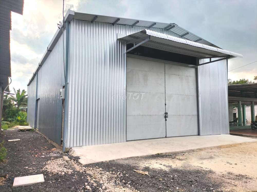 XƯỞNG MỚI XÂY 250m2 -- Xe Container.