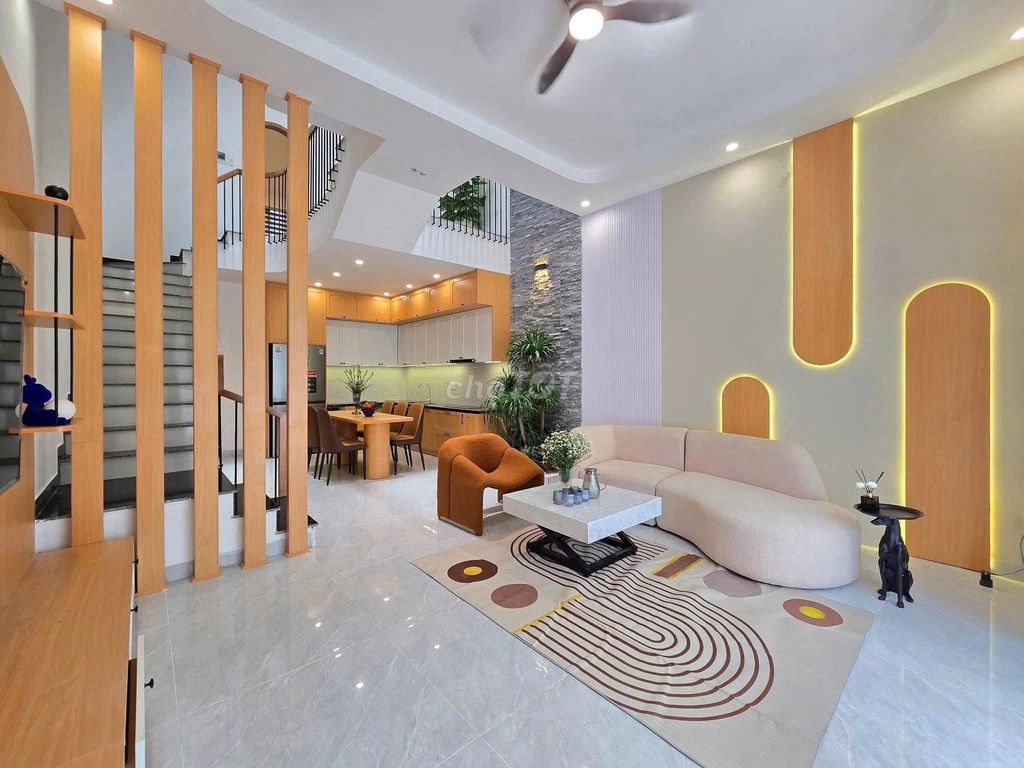 🇻🇳nhà 3 tầng đường chơn tâm 9 full nội thất