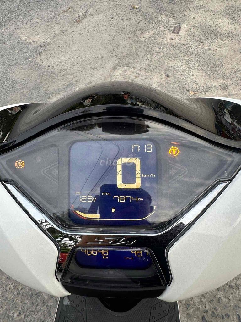 Honda SH 160i ABS 2023 Trắng 7000 km. Mua bán Xe máy tại Huyện Thạnh Phú Bến Tre được đăng bởi XE MÁY MINH TÂN hình 4