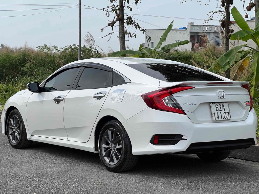 Civic 2019 1.8G , 1 chủ mua mới , odo 6v, 4 vỏ zin. Mua bán Ô tô tại Huyện Củ Chi Tp Hồ Chí Minh được đăng bởi Văn Tài hình 6