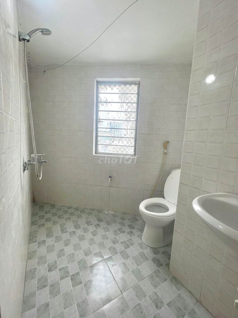 Phòng trọ 4tr2 Nguyễn Sơn Trà, P301 (5/10 trống)