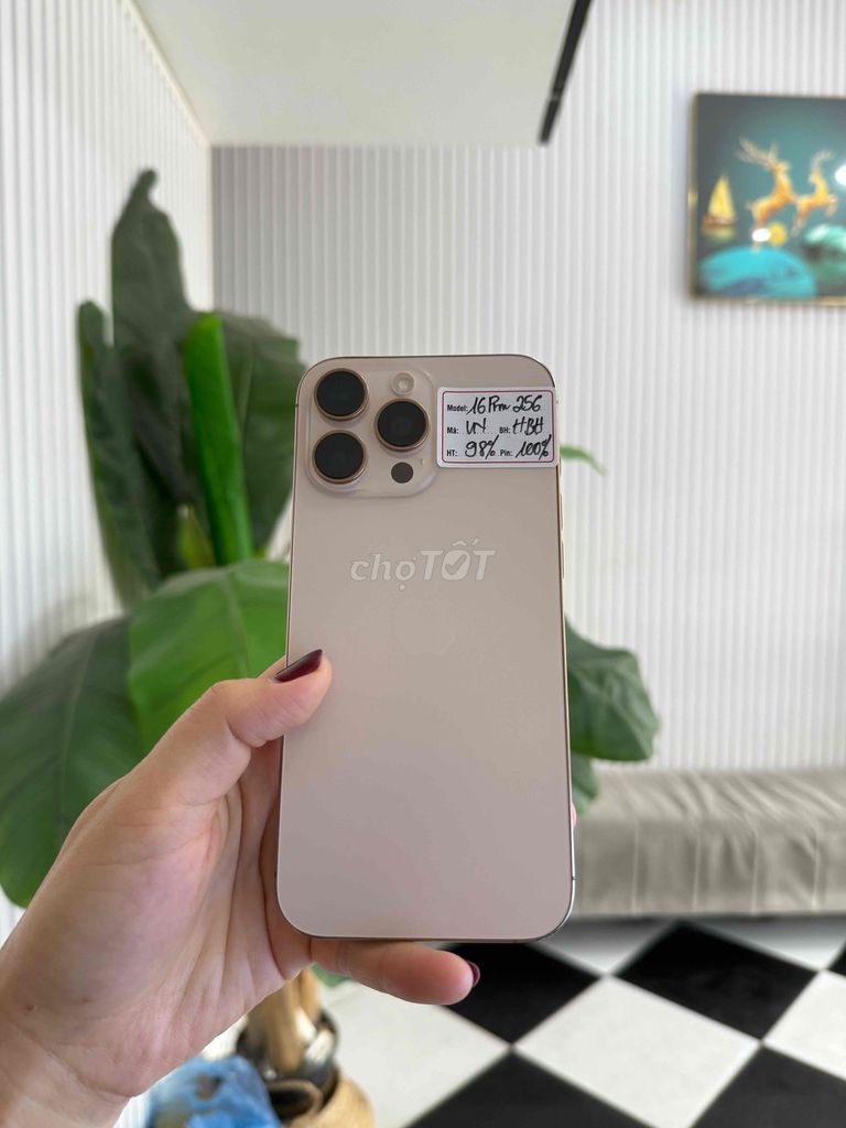 iPhone 16 Pro Max 256GB Vàng Việt Nam. Mua bán Điện thoại tại Quận Đống Đa Hà Nội được đăng bởi Hà Dương hình 1