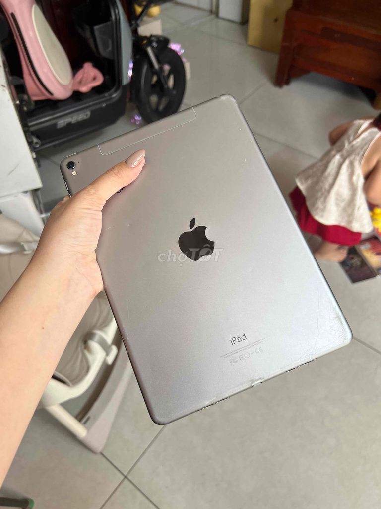 Apple iPad Pro Xám. Mua bán Máy tính bảng tại Quận 6 Tp Hồ Chí Minh được đăng bởi Cẩm Tiên hình 1