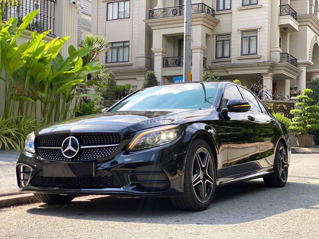 Mercedes-Benz C300 AMG 2019 Model 2020 Đen. Mua bán Ô tô tại Quận 7 Tp Hồ Chí Minh được đăng bởi Hoàng Anh Tuấn hình 1