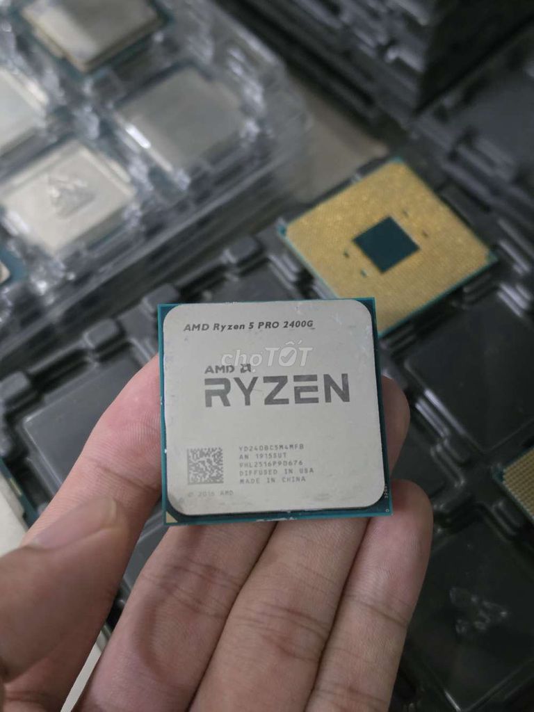 CPU R5 PRO 2400G CHIẾN LOL K CẦN CARD. Mua bán Linh kiện (RAM, Card...) tại Quận Tân Bình Tp Hồ Chí Minh được đăng bởi Phan Thịnh hình 1
