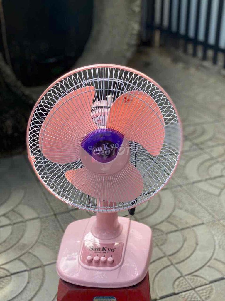 Quạt bàn SanKyo 12 inch Hồng. Mua bán Quạt tại Thành phố Dĩ An Bình Dương được đăng bởi Nguyễn Thị Quỳnh Trâm hình 1