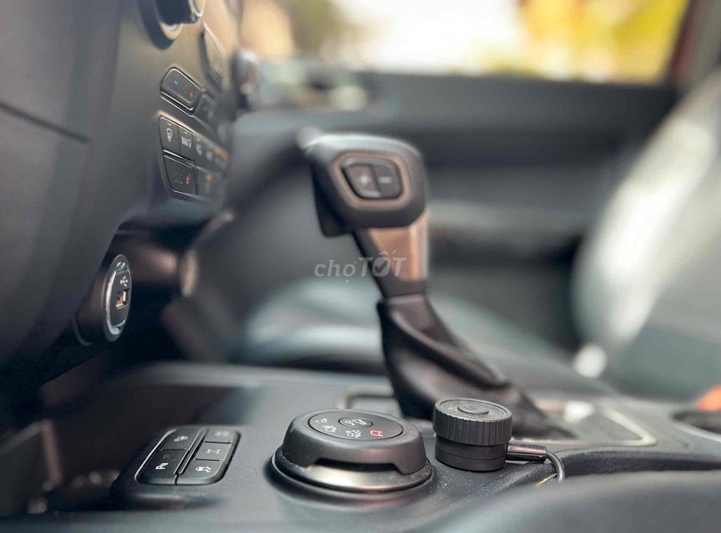 Ford Everest Titanium 4x4 2020 xe full ls hãng. Mua bán Ô tô tại Quận Gò Vấp Tp Hồ Chí Minh được đăng bởi ANH KIET AUTO hình 8