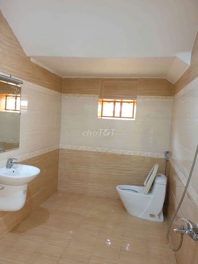 Cho thuê nhà mặt tiền đường lớn trung tâm Thủ Dầu Một Bình Dương. Cho thuê văn phòng, mặt bằng kinh doanh tại Thành phố Thủ Dầu Một Bình Dương được đăng bởi Phùng Huy Lâm hình 5