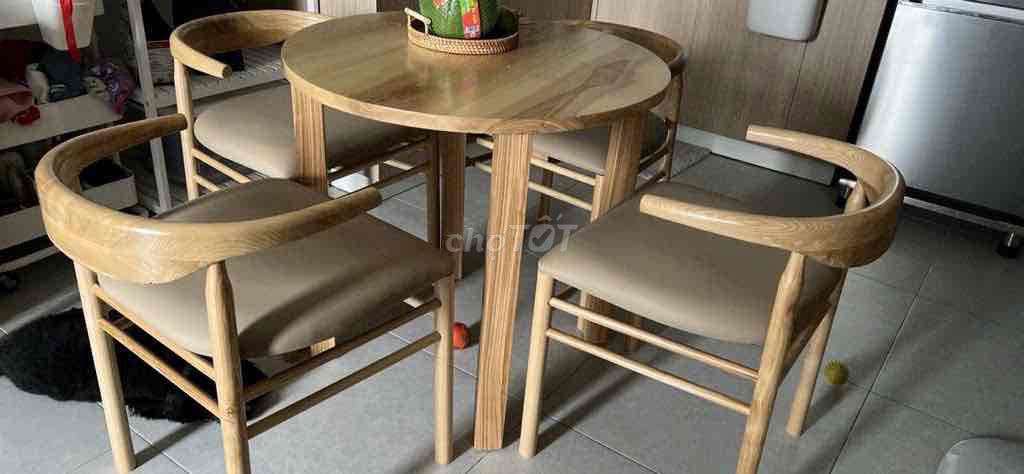 Bộ bàn ghế ăn gỗ Tần Bì tròn. Mua bán Bàn ghế tại Quận 8 Tp Hồ Chí Minh được đăng bởi Phước Lộc hình 1
