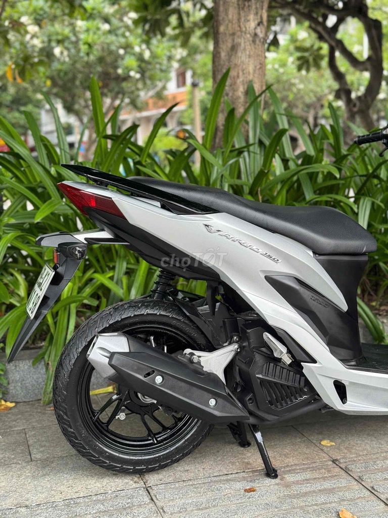 Honda Vario 150 2020, цвет Porsche Silver, пробег 20 000 км, хоз.
