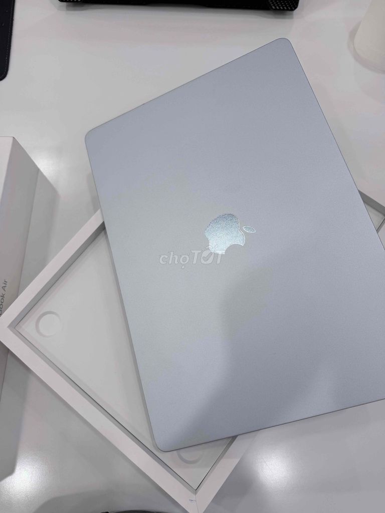 Macbook Air M4 15 inch 16GB/512GB SkyBlue FullBox. Mua bán Laptop tại Quận Gò Vấp Tp Hồ Chí Minh được đăng bởi Za Trúc hình 1
