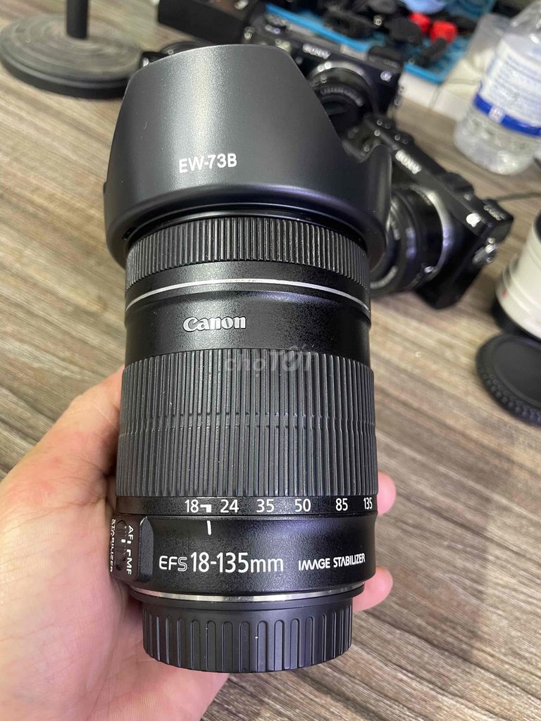 Ống kính Canon EF-S 18-135mm f/3.5-5.6. Mua bán Máy ảnh, Máy quay tại Quận Thanh Xuân Hà Nội được đăng bởi Mua bán giao lưu các Dòng máy ảnh giá tốt hình 1