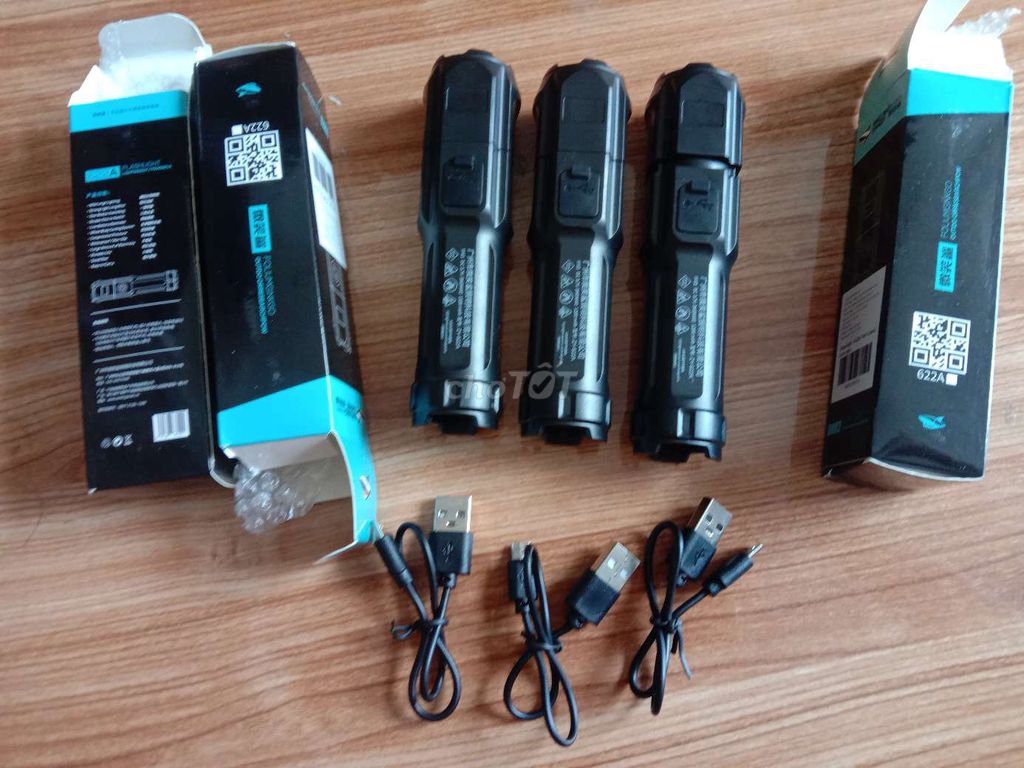 Đèn pin sạc lớn pin lâu có zoom kèm dây 3 chế độ. Mua bán Đèn tại Quận Tân Phú Tp Hồ Chí Minh được đăng bởi Lý Huy hình 1