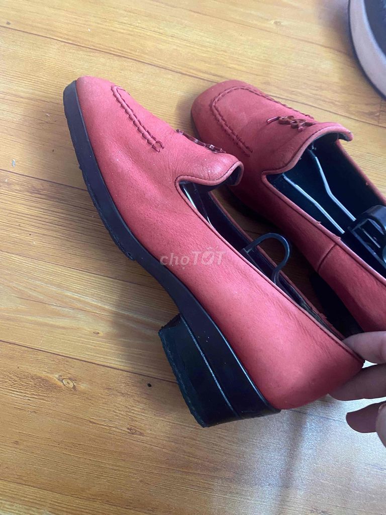 GiàyYves Saint Laurent Nữ Da cao cấp Đỏ size 36. Mua bán Giày dép tại Quận Hai Bà Trưng Hà Nội được đăng bởi hang hình 2