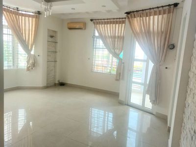 Cho thuê phòng đường Phạm Hữu Lầu Q7