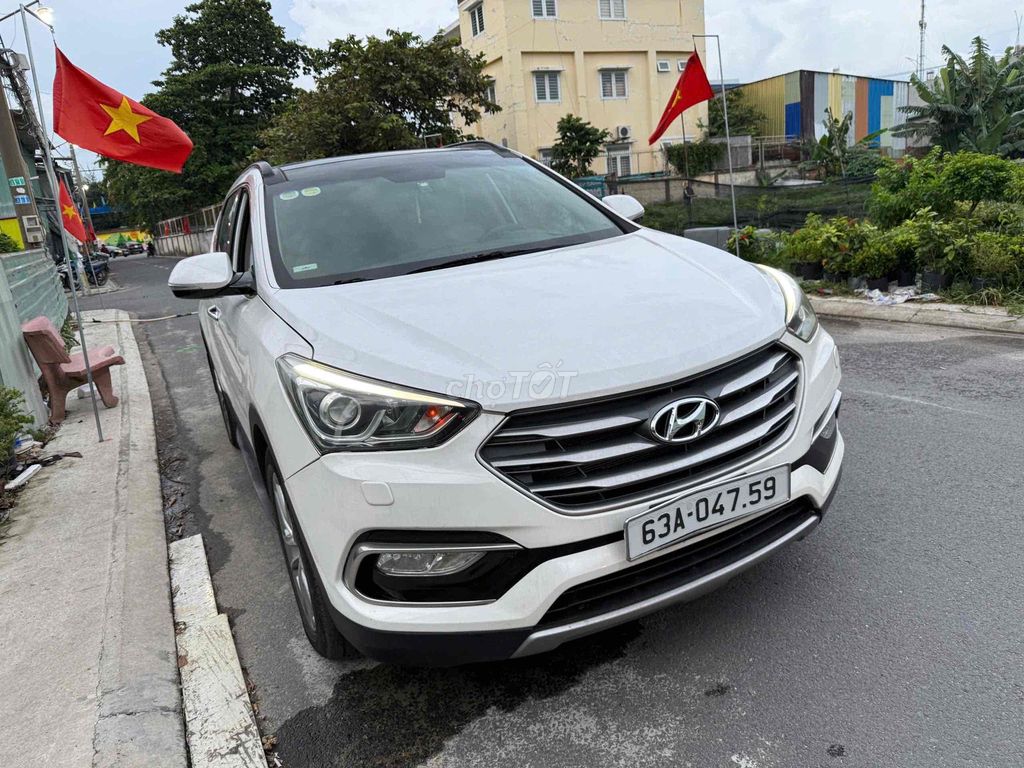 Hyundai Santa Fe 2016 2.4 AT 4 WD - 75000 km. Mua bán Ô tô tại Quận 12 Tp Hồ Chí Minh được đăng bởi A Quý hình 3