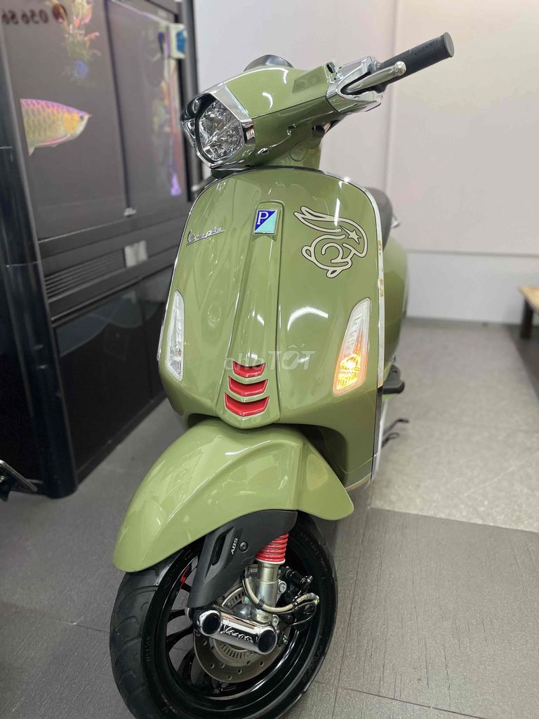 Piaggio Vespa 2024 Зеленый