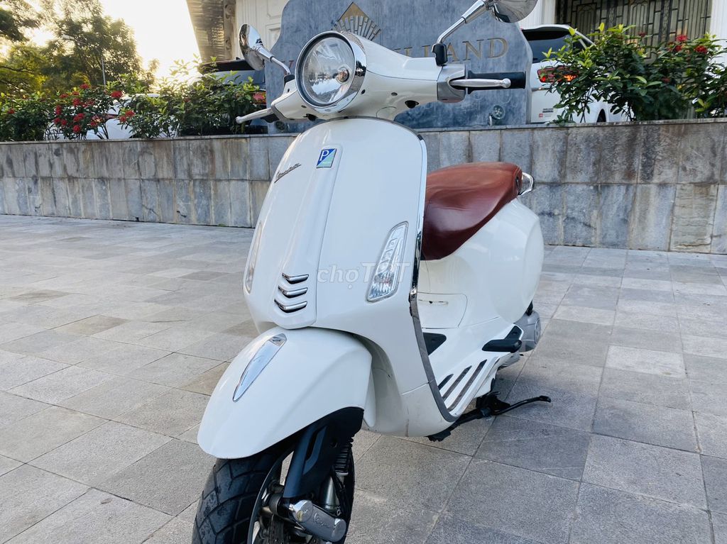 Piaggio Vespa Primavera TRẮNG Trả Góp 10tr Nhận Xe