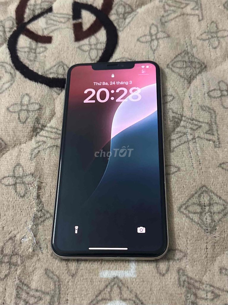 iPhone Xs Max 64GB Trắng. Mua bán Điện thoại tại Quận Hồng Bàng Hải Phòng được đăng bởi dai nghia hình 1