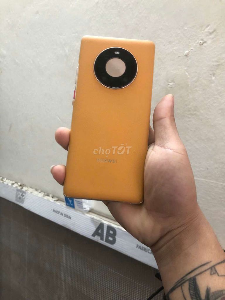 Huawei Mate 40 Pro Vàng. Mua bán Điện thoại tại Quận Bắc Từ Liêm Hà Nội được đăng bởi Đinh Xuân Hoà hình 1