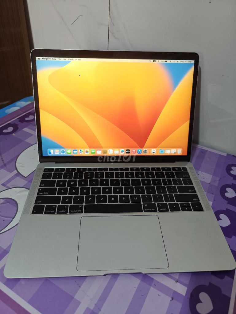 MacBook Air 13" 2019 i5 8GB/256G đẹp 99%. PIN tốt. Mua bán Laptop tại Quận 12 Tp Hồ Chí Minh được đăng bởi Cầm Đồ Thanh Lý hình 1