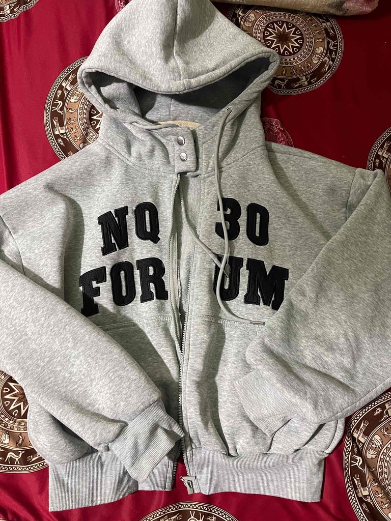 Áo khoác nữ vải nỉ xám. Mua bán Quần áo tại Thị Xã Buôn Hồ Đắk Lắk được đăng bởi Tran Tran hình 1