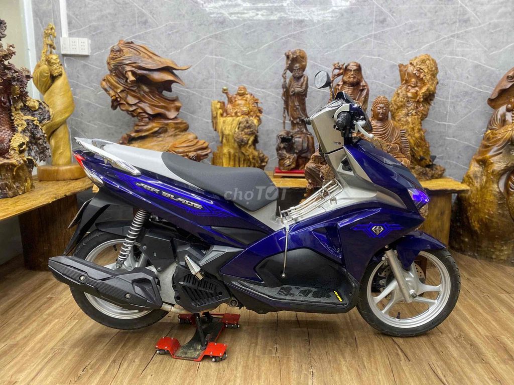 👉Airblade 2018 chính chủ bstp khoá smartkey. Mua bán Xe máy tại Quận 7 Tp Hồ Chí Minh được đăng bởi Xe Cũ Hiếu CT hình 5