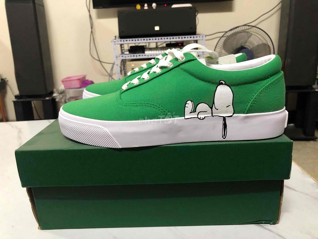 giày Lacoste size 40,5