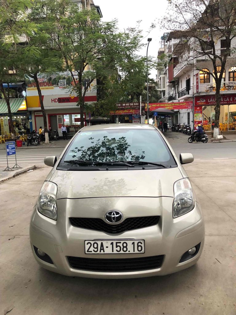 Toyota Yaris 2010 1.3 AT - 7000 km