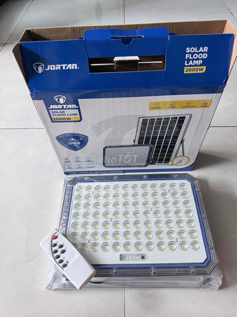 Đèn pha năng lượng mặt trời Jortan 2000w mới. Mua bán Đèn tại Quận 12 Tp Hồ Chí Minh được đăng bởi phạm long hình 1