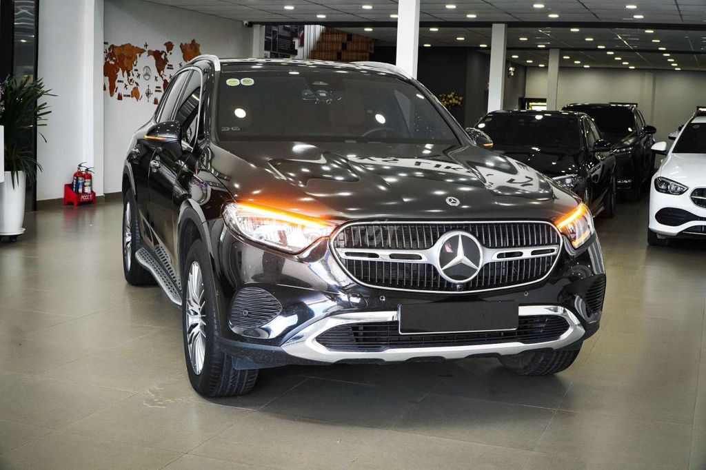 Mercedes-Benz GLC 200 4MATIC 2024 в отличном состоянии