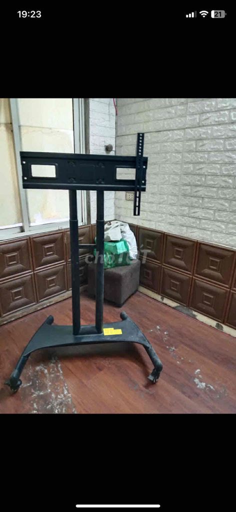 Giá treo TV kim loại Đen. Mua bán Nội thất, đồ gia dụng khác tại Quận Hai Bà Trưng Hà Nội được đăng bởi Hoàng Khánh Linh  hình 1