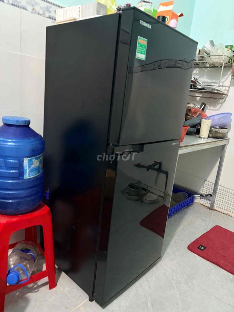 Tủ lạnh Toshiba 186L Đen Đã sử dụng. Mua bán Tủ lạnh tại Huyện Trảng Bom Đồng Nai được đăng bởi LONG hình 1