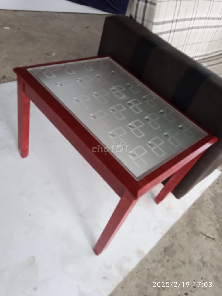 Bàn gỗ Thao Lao+ ghế sofa