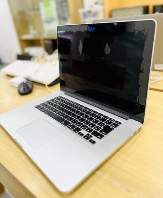 Macbook Pro 15inch 2015 - Phản Quang Xã Giá Rẻ