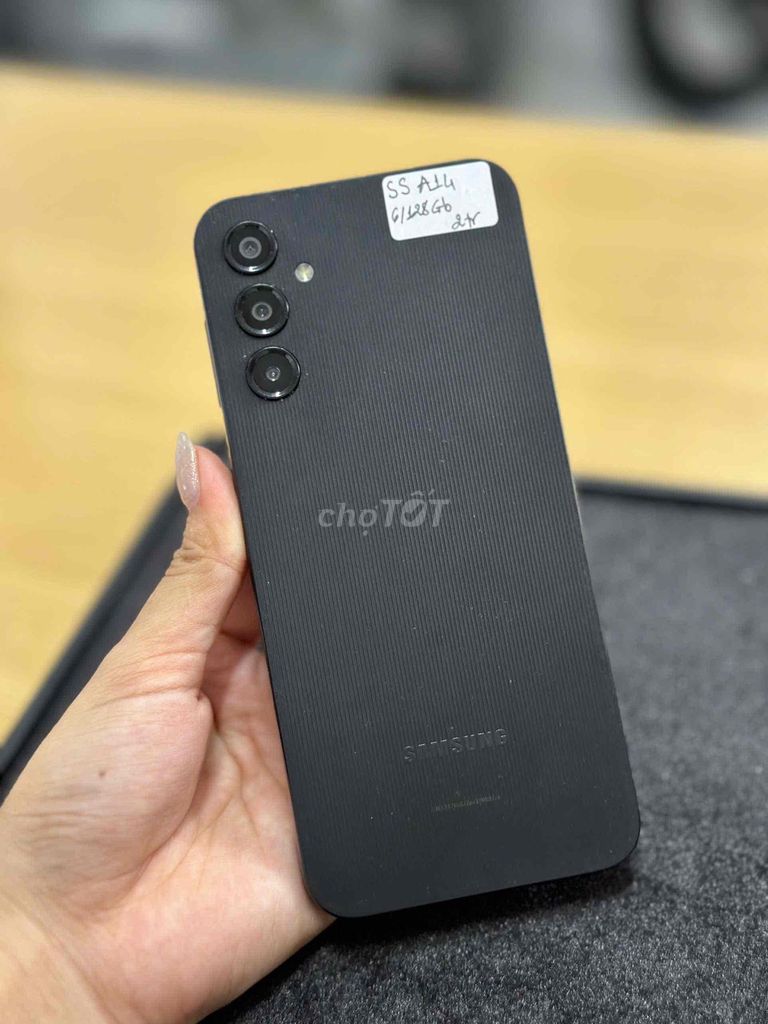 Samsung A14 4G VN 6/128GB Full zin - Màn 90Hz. Mua bán Điện thoại tại Quận Ninh Kiều Cần Thơ được đăng bởi NP Store hình 1