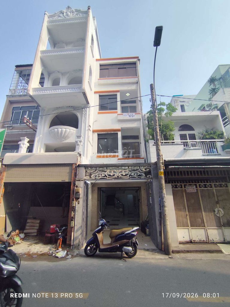 Аренда · 3 комн. · 40 м² · Quận 10, ул. Đường Vĩnh Viễn