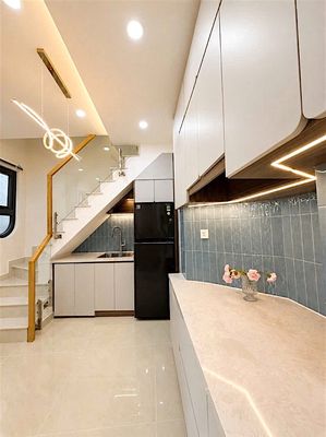 TRẦN QUỐC TOẢN Q3– SAU NHÀ THỜ HỒNG– 3 TẦNG MỚI XINH– FULL NỘI THẤT