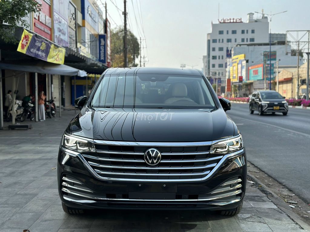 Volkswagen Viloran sẵn giao ngay - Ưu đãi hấp dẫn