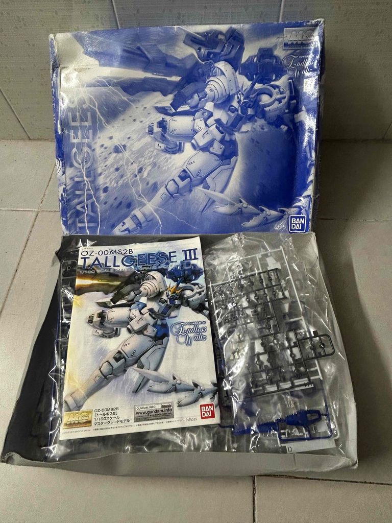 Mô hình lắp ráp Bandai Gundam Nhựa Đa màu