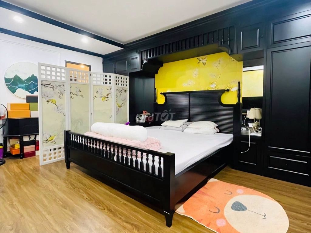 Bán nhà 40m2 5 tầng gần phố Phạm Ngọc Thạch