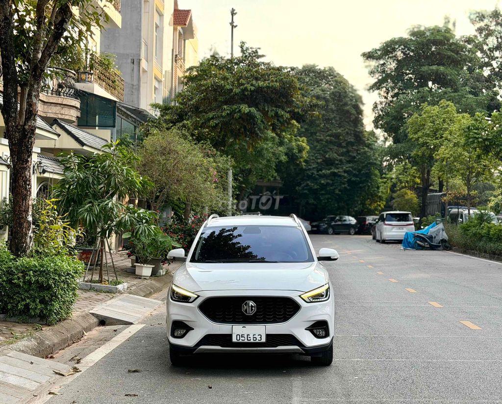 MG ZS 1.5 AT 2021, белый, 51000 км