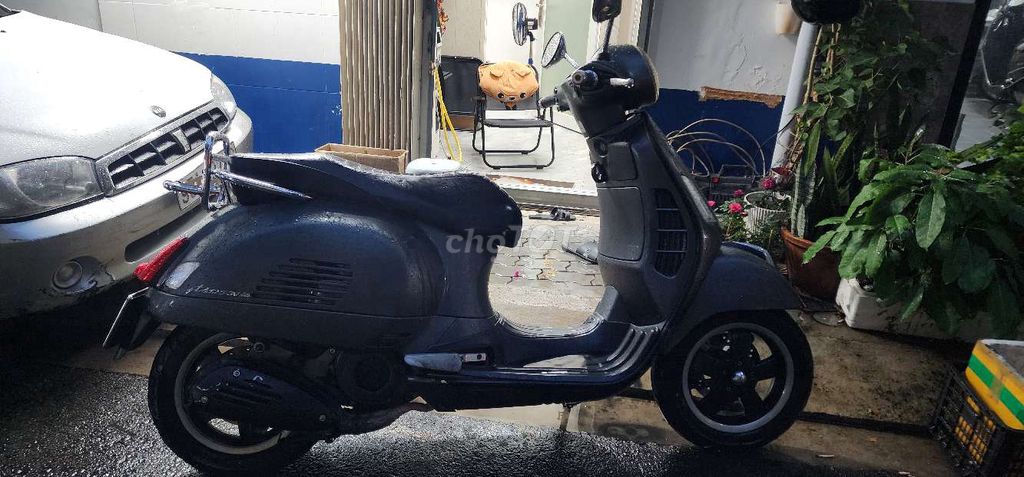Piaggio Vespa GTS 3Vie 2013 серый с роскошной доставкой