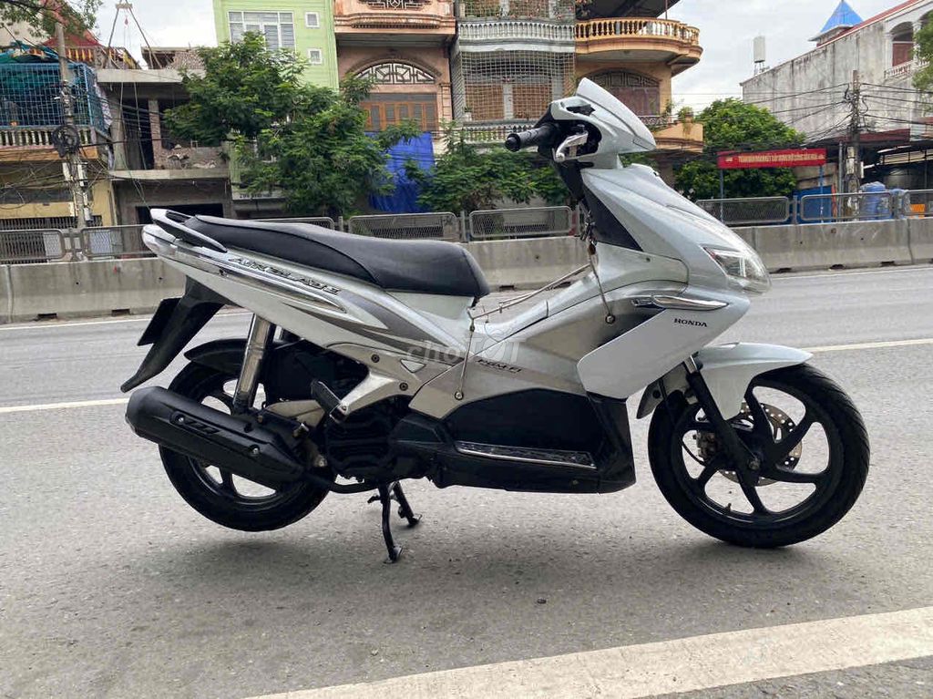 Honda airblade fi êm chất đẹp như hình. Mua bán Xe máy tại Quận Hồng Bàng Hải Phòng được đăng bởi Ly  hình 2