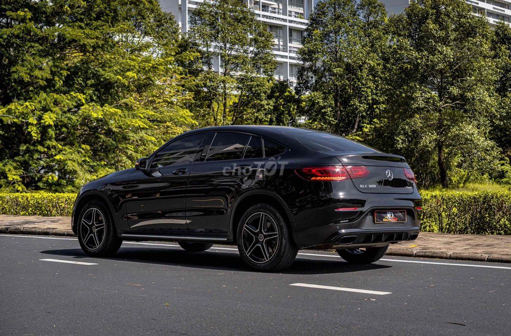 GLC300 COUPE - 2022 màu đen siêu ngầu đẹp xuất sắc. Mua bán Ô tô tại Quận 7 Tp Hồ Chí Minh được đăng bởi Dương Phương hình 6