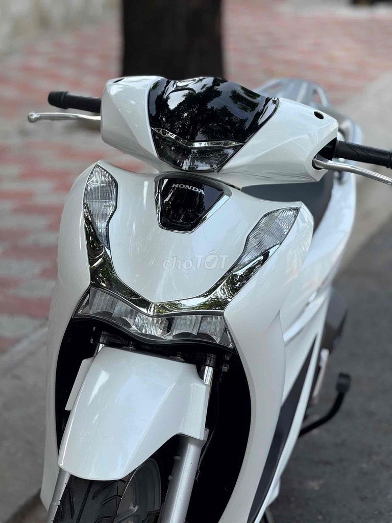 SH 160i 2024 TRẮNG LƯỚT ( CÓ ĐỔI XE GÓP ). Mua bán Xe máy tại Thành phố Thủ Đức Tp Hồ Chí Minh được đăng bởi Vũ Vũ hình 11