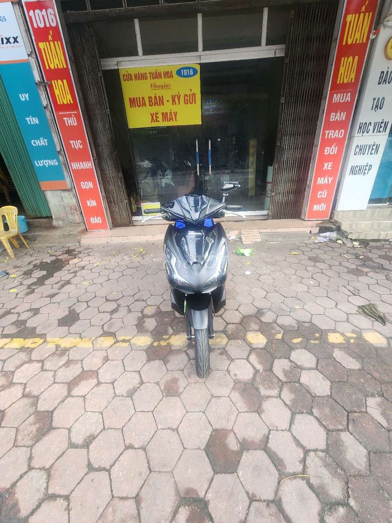 Chính chủ máy zin ,sơn sin đủ 2 khiển ,lốp trước c. Mua bán Xe máy tại Quận Kiến An Hải Phòng được đăng bởi Hà Minh Tuấn hình 4