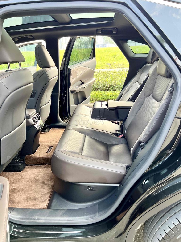 Lexus RX350 Luxury 2023 Đen. Mua bán Ô tô tại Quận Bắc Từ Liêm Hà Nội được đăng bởi Dương Sáng hình 5